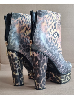 Crazy boots with block heels